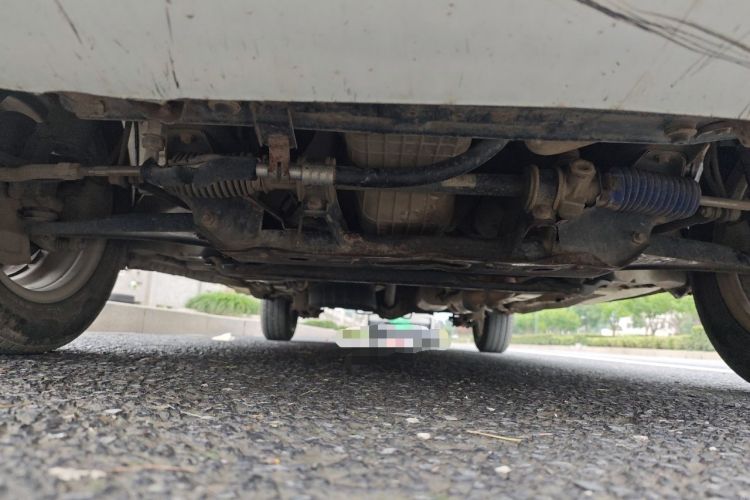 Used Dongfeng Fengon 2013 1.5L Manual Deluxe Model DK15 Chassis Front