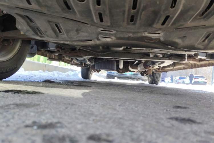 Used Dongfeng Fengon 2013 1.5L Manual Comfort Version DK15 Chassis Front
