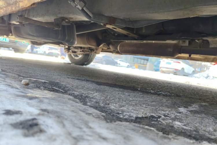 Used Dongfeng Fengon 2013 1.5L Manual Comfort Version DK15 Chassis Front Right