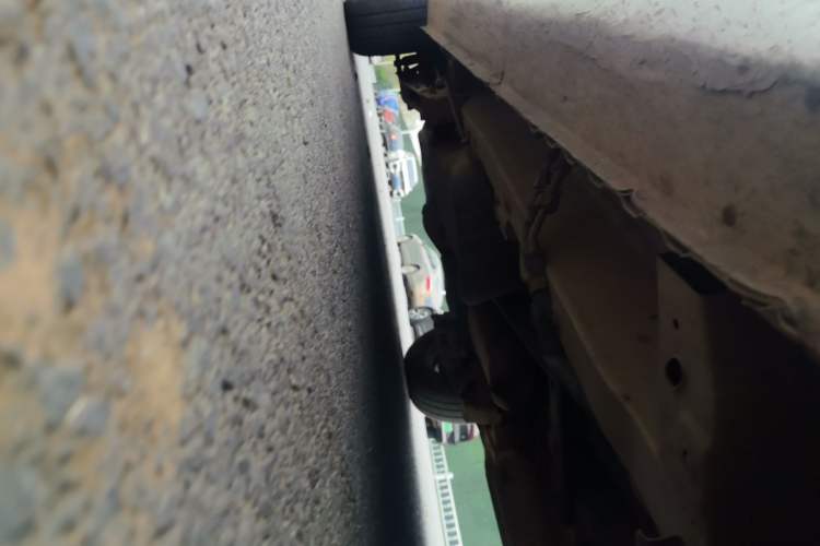 Used Dongfeng Fengon 2013 1.3L Manual Deluxe Edition DK13-08 Chassis Front Right