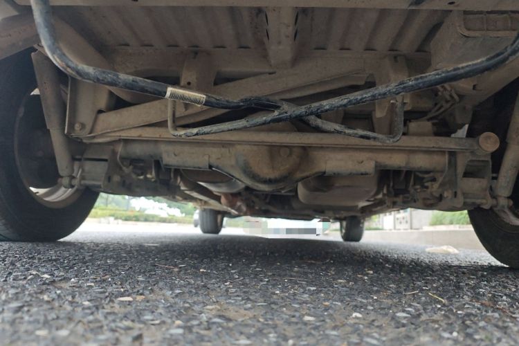 Used Dongfeng Fengon 2013 1.5L Manual Deluxe Model DK15 Chassis Rear
