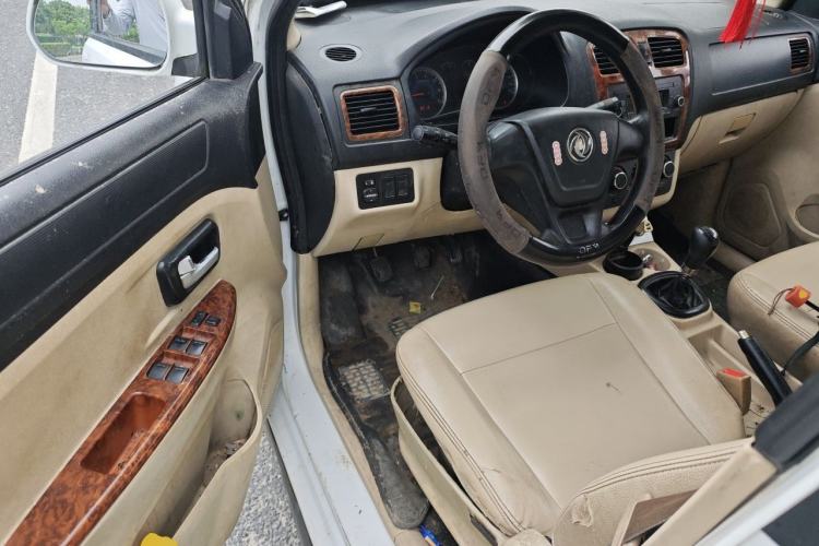 Used Dongfeng Fengon 2013 1.5L Manual Deluxe Model DK15 Driver Seat