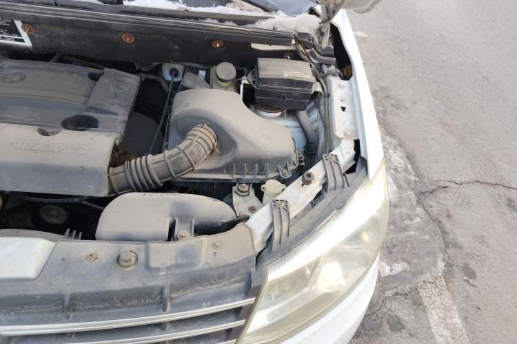 Used Dongfeng Fengon 2013 1.5L Manual Comfort Version DK15 Engine Bay Left