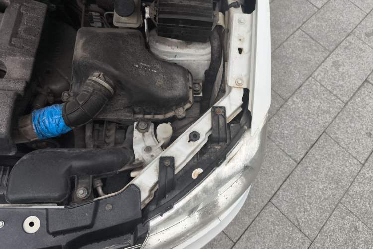 Used Dongfeng Fengon 2013 1.5L Manual Deluxe Model DK15 Engine Bay Left