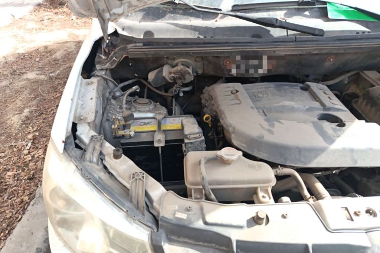 Used Dongfeng Fengon 2013 1.5L Manual Deluxe Model DK15 Engine Bay Right