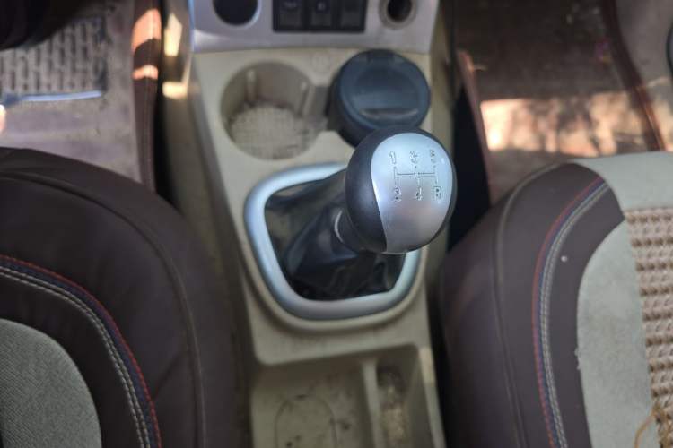 Used Dongfeng Fengon 2013 1.3L Manual Deluxe Edition DK13-08 Gear Lever