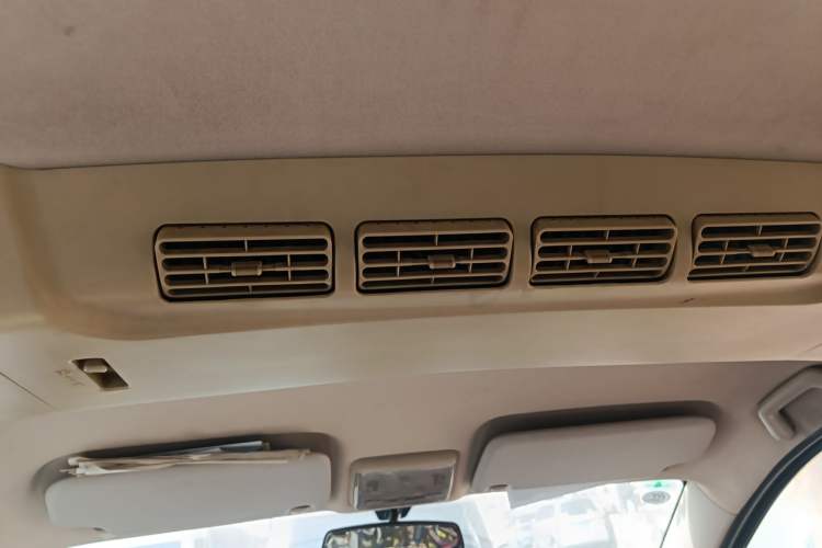 Used Dongfeng Fengon 2013 1.5L Manual Deluxe Model DK15 Headliner