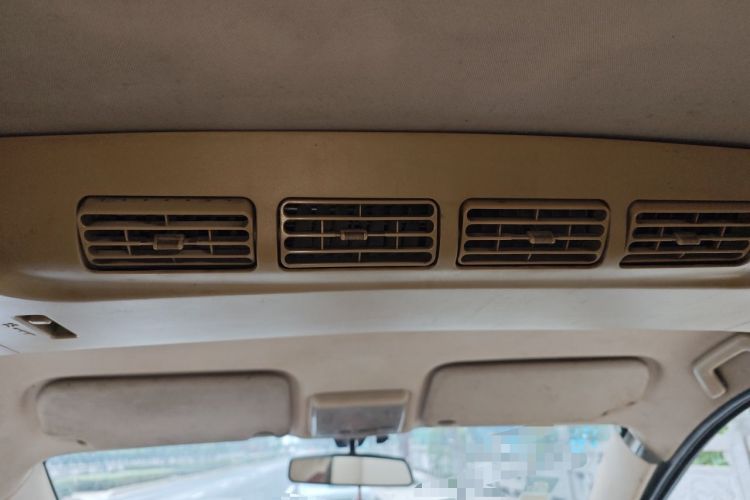 Used Dongfeng Fengon 2013 1.5L Manual Deluxe Model DK15 Headliner