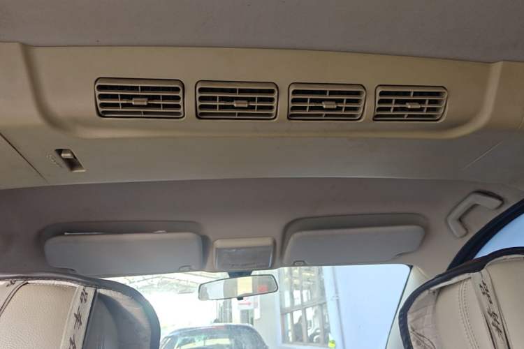 Used Dongfeng Fengon 2013 1.5L Manual Deluxe Model DK15 Headliner