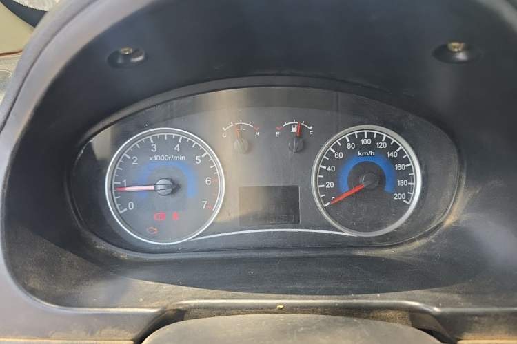 Used Dongfeng Fengon 2013 1.3L Manual Deluxe Edition DK13-08 Instrument Cluster