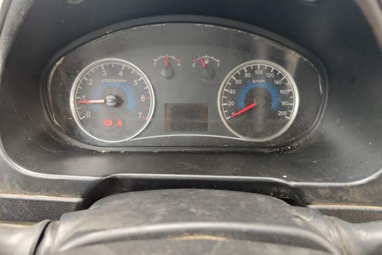 Used Dongfeng Fengon 2013 1.5L Manual Deluxe Model DK15 Instrument Cluster