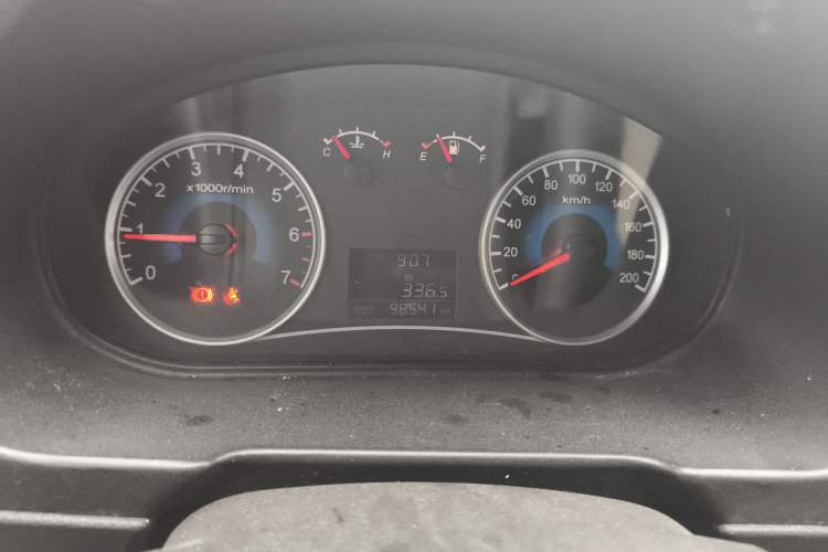 Used Dongfeng Fengon 2013 1.5L Manual Deluxe Model DK15 Instrument Cluster