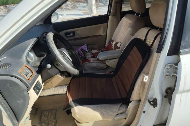 Used Dongfeng Fengon 2013 1.5L Manual Comfort Version DK15 Left Front Seat