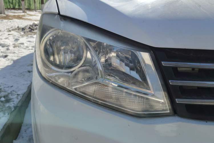 Used Dongfeng Fengon 2013 1.5L Manual Comfort Version DK15 Right Front Headlight