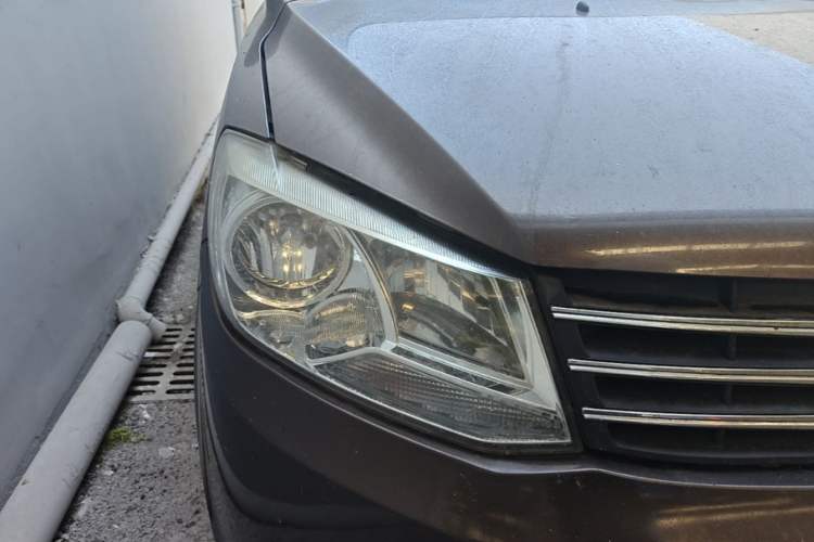 Used Dongfeng Fengon 2013 1.5L Manual Deluxe Model DK15 Right Front Headlight