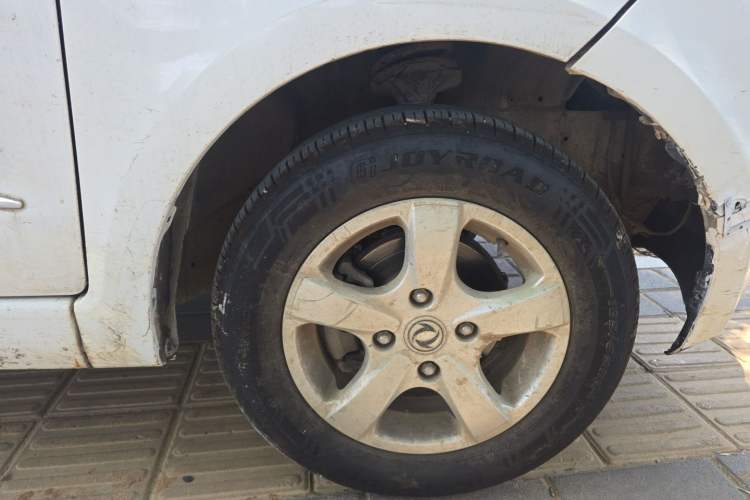 Used Dongfeng Fengon 2013 1.3L Manual Deluxe Edition DK13-08 Right Front Wheel Hub