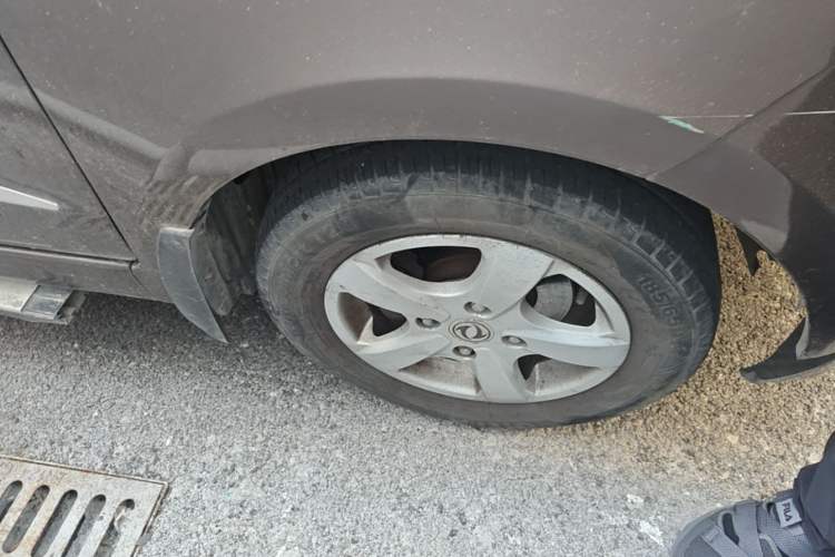 Used Dongfeng Fengon 2013 1.5L Manual Deluxe Model DK15 Right Front Wheel Hub