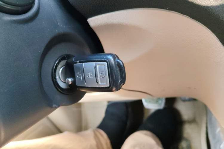 Used Dongfeng Fengon 2013 1.5L Manual Comfort Version DK15 Vehicle Key