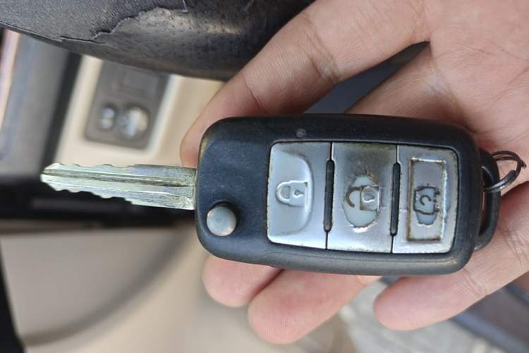 Used Dongfeng Fengon 2013 1.5L Manual Deluxe Model DK15 Vehicle Key