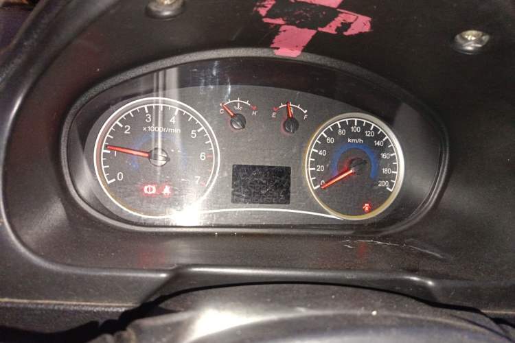 Used Dongfeng Fengon 2013 1.3L Manual Deluxe Edition DK13-08 Instrument Cluster