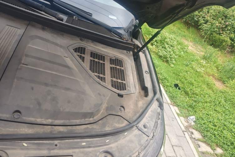 Used Dongfeng Fengon ix5 2019 220T CVT ZhiShang Trim China V Standard Engine Bay Left