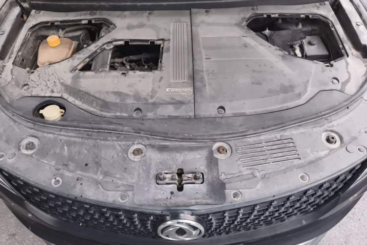 Used Dongfeng Fengon ix5 2019 220T CVT ZhiShang Trim China V Standard Engine Bay