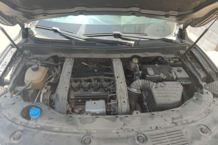 Used Dongfeng Fengon ix5 2019 220T CVT ZhiShang Trim China V Standard Engine Bay