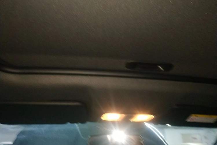 Used Dongfeng Fengon ix5 2019 220TGDI CVT Zhiya Trim China VI Standard Headliner