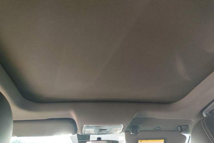Used Dongfeng Fengon ix5 2019 220T CVT ZhiShang Trim China V Standard Headliner