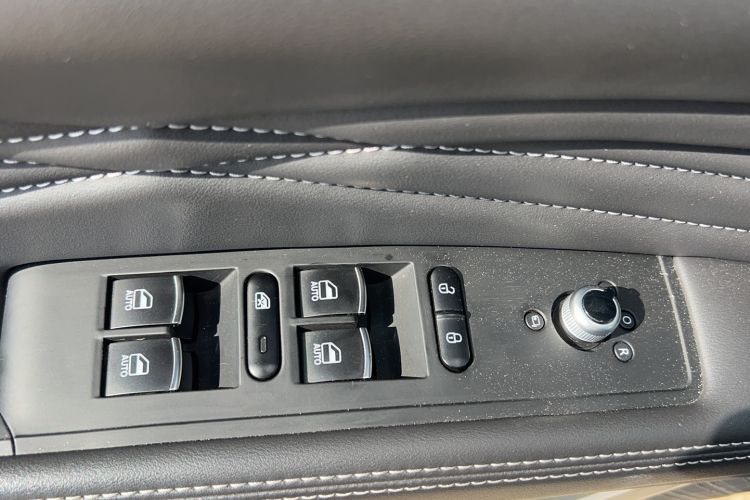 Used Dongfeng Fengon ix5 2019 220T CVT Zhiyue Trim China VI Standard Interior 3