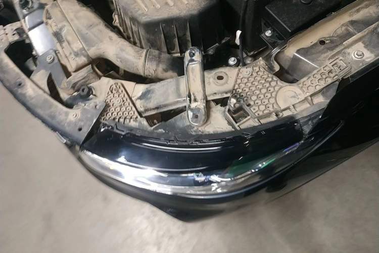 Used Dongfeng Fengon ix5 2019 220TGDI CVT Zhiya Trim China VI Standard Left Front Headlight