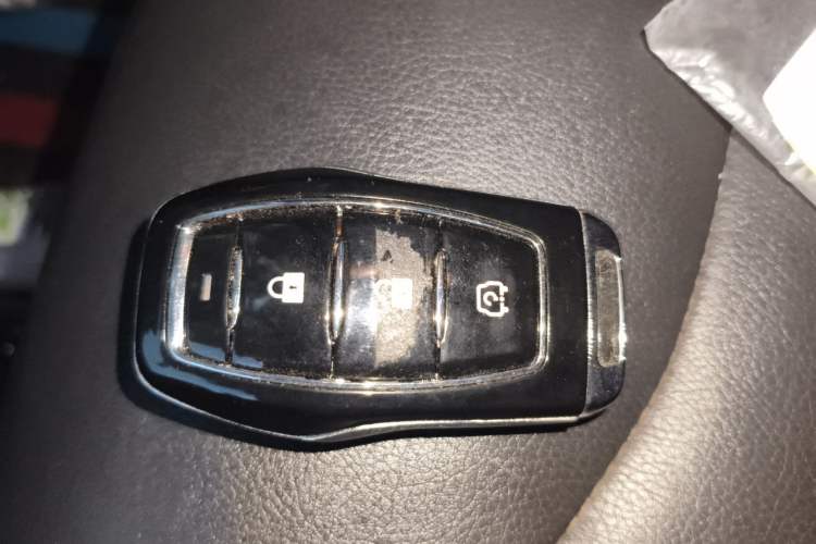 Used Dongfeng Fengon ix5 2019 220T CVT ZhiShang Trim China V Standard Vehicle Key