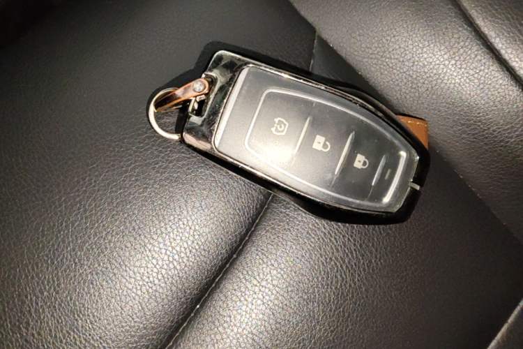Used Dongfeng Fengon ix5 2019 220T CVT ZhiShang Trim China V Standard Vehicle Key
