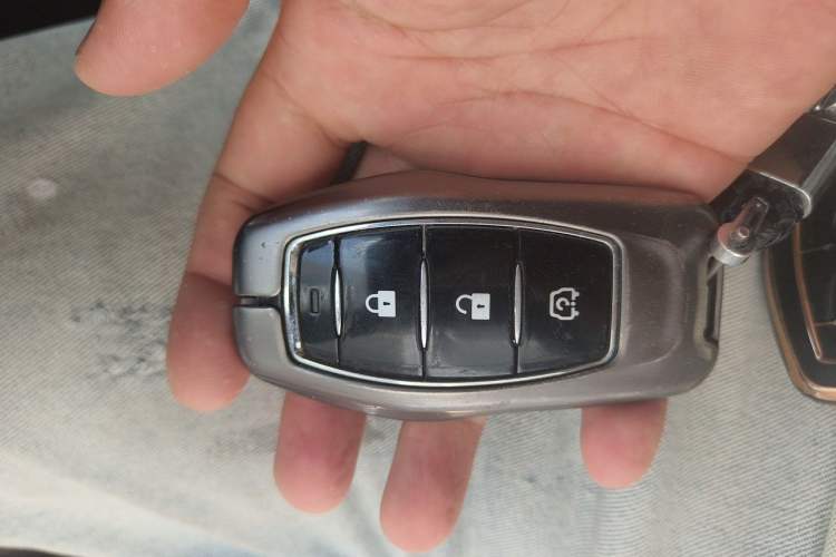 Used Dongfeng Fengon ix5 2019 220T CVT ZhiShang Trim China V Standard Vehicle Key