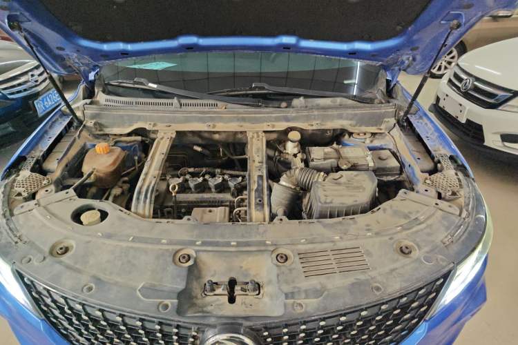 Used Dongfeng Fengon ix5 2019 220T CVT ZhiShang Trim China V Standard Engine Bay
