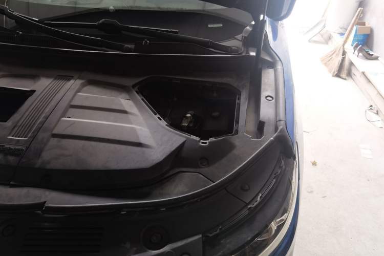 Used Dongfeng Fengon ix5 2019 220T CVT Zhiyue Trim China VI Standard Engine Bay Left