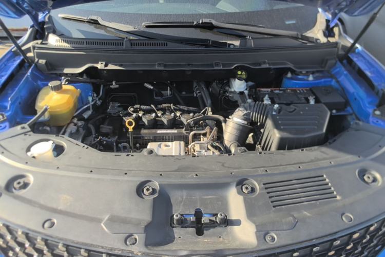 Used Dongfeng Fengon ix5 2019 220T CVT ZhiShang Trim China V Standard Engine Bay