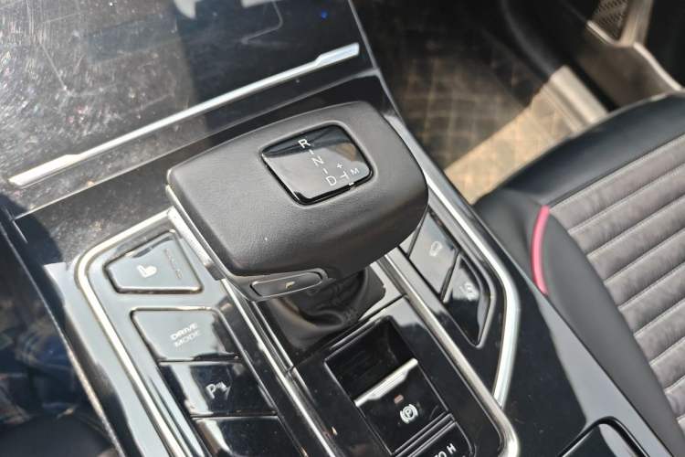 Used Dongfeng Fengon ix5 2019 280TGDI CVT ZhiZun Trim China V Emission Standard Gear Lever