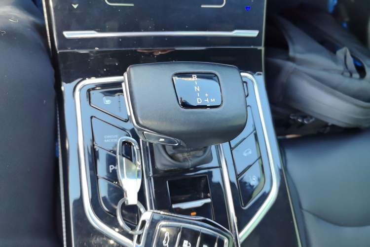 Used Dongfeng Fengon ix5 2019 280TGDI CVT ZhiZun Trim China V Emission Standard Gear Lever