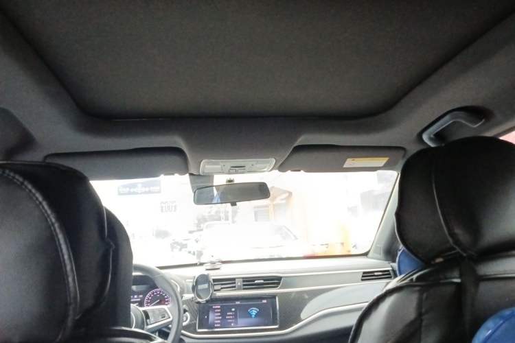Used Dongfeng Fengon ix5 2019 220T Manual ZhiShang Version China VI Standard Headliner