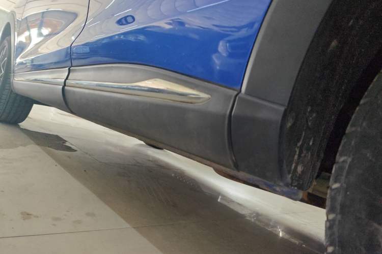 Used Dongfeng Fengon ix5 2019 220T CVT ZhiShang Trim China V Standard Left Side Sill