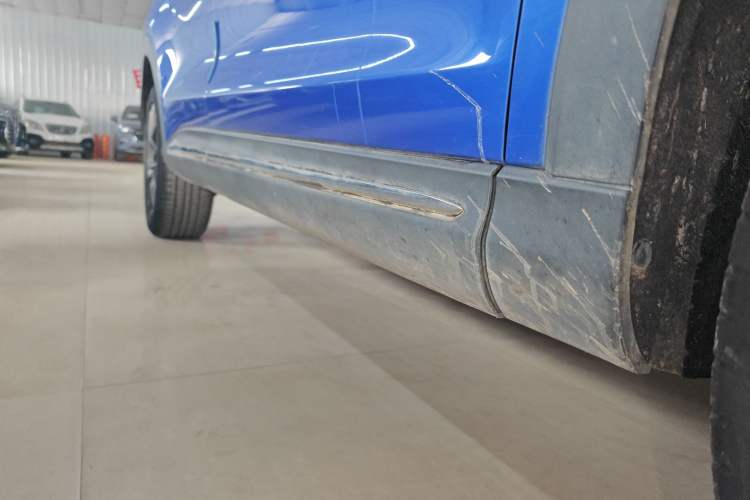 Used Dongfeng Fengon ix5 2019 220T CVT ZhiShang Trim China V Standard Right Side Sill