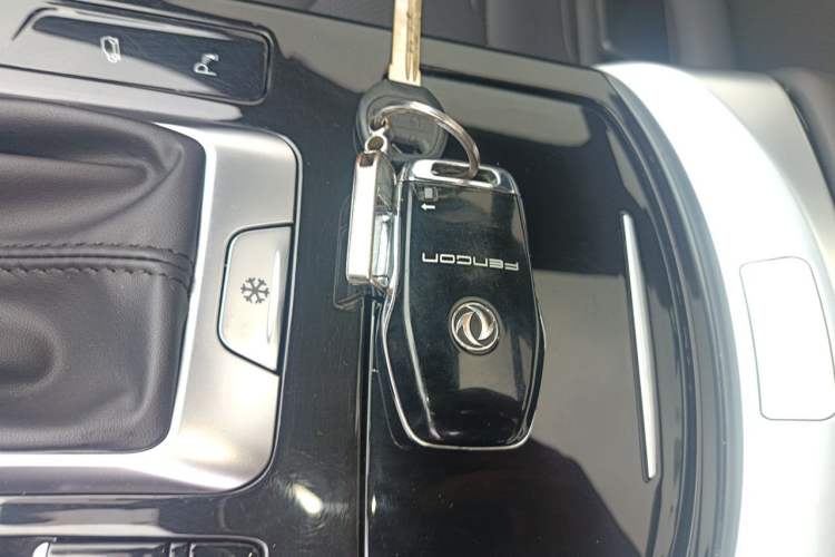 Used Dongfeng Fengon ix5 2019 220T CVT Zhiyue Trim China V Emission Standard Vehicle Key