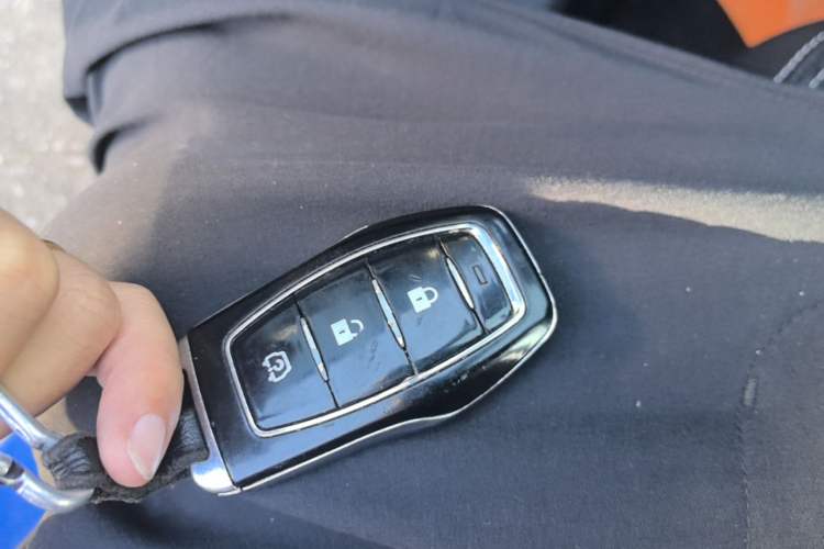 Used Dongfeng Fengon ix5 2019 220T CVT ZhiShang Trim China V Standard Vehicle Key