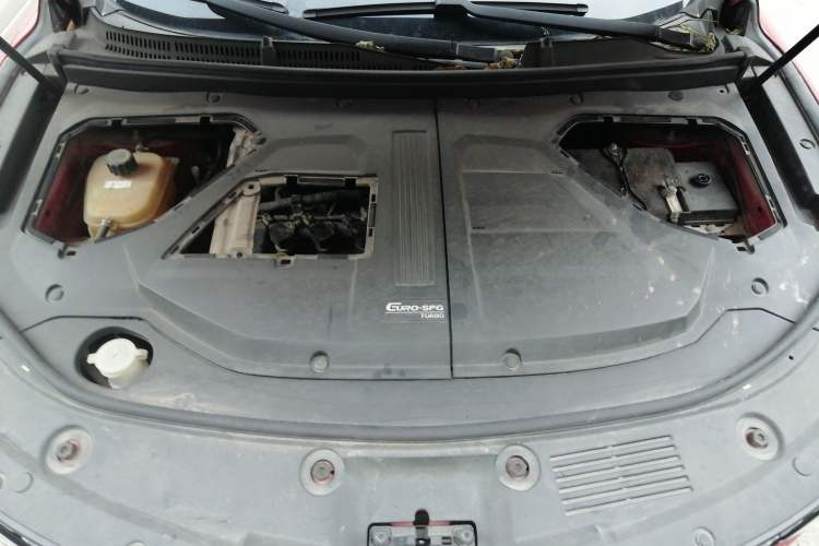 Used Dongfeng Fengon ix5 2019 220T CVT ZhiShang Trim China V Standard Engine Bay