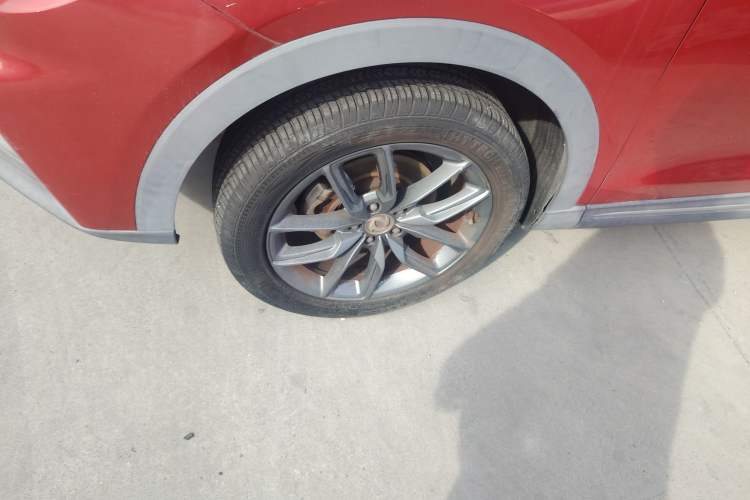 Used Dongfeng Fengon ix5 2019 220T CVT ZhiShang Trim China V Standard Exterior 7