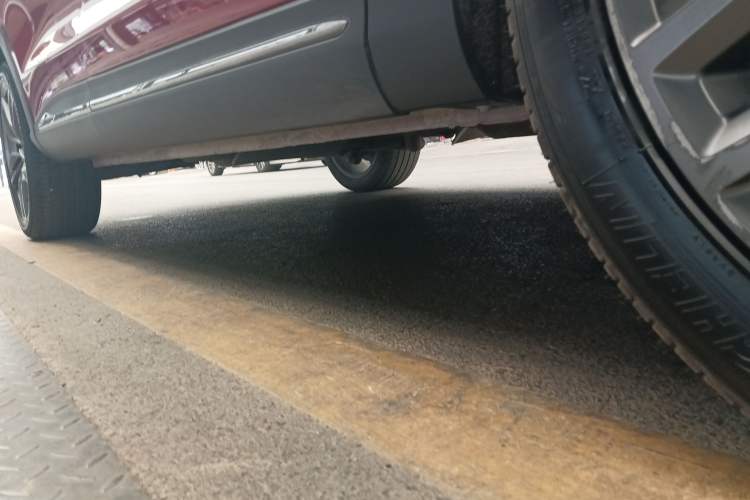 Used Dongfeng Fengon ix5 2019 280TGDI CVT ZhiZun Trim China V Emission Standard Right Side Sill