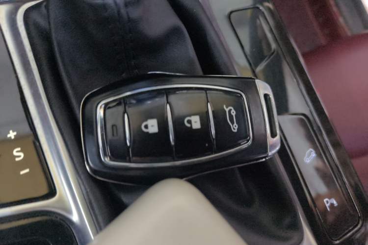 Used Dongfeng Fengon ix5 2019 220T CVT Zhiyue Trim China V Emission Standard Vehicle Key