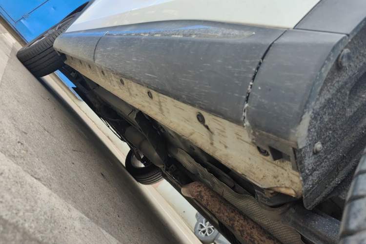 Used Dongfeng Fengon ix5 2019 220T CVT Zhiyue Trim China V Emission Standard Chassis Rear Left