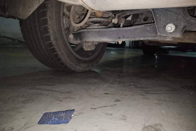 Used Dongfeng Fengon ix5 2019 220T CVT Zhiyue Trim China V Emission Standard Chassis Rear Left